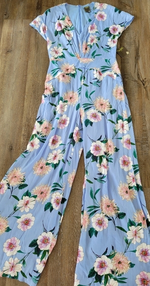 NWT Taylor Women's Floral Jumpsuit - Picture 2 of 10